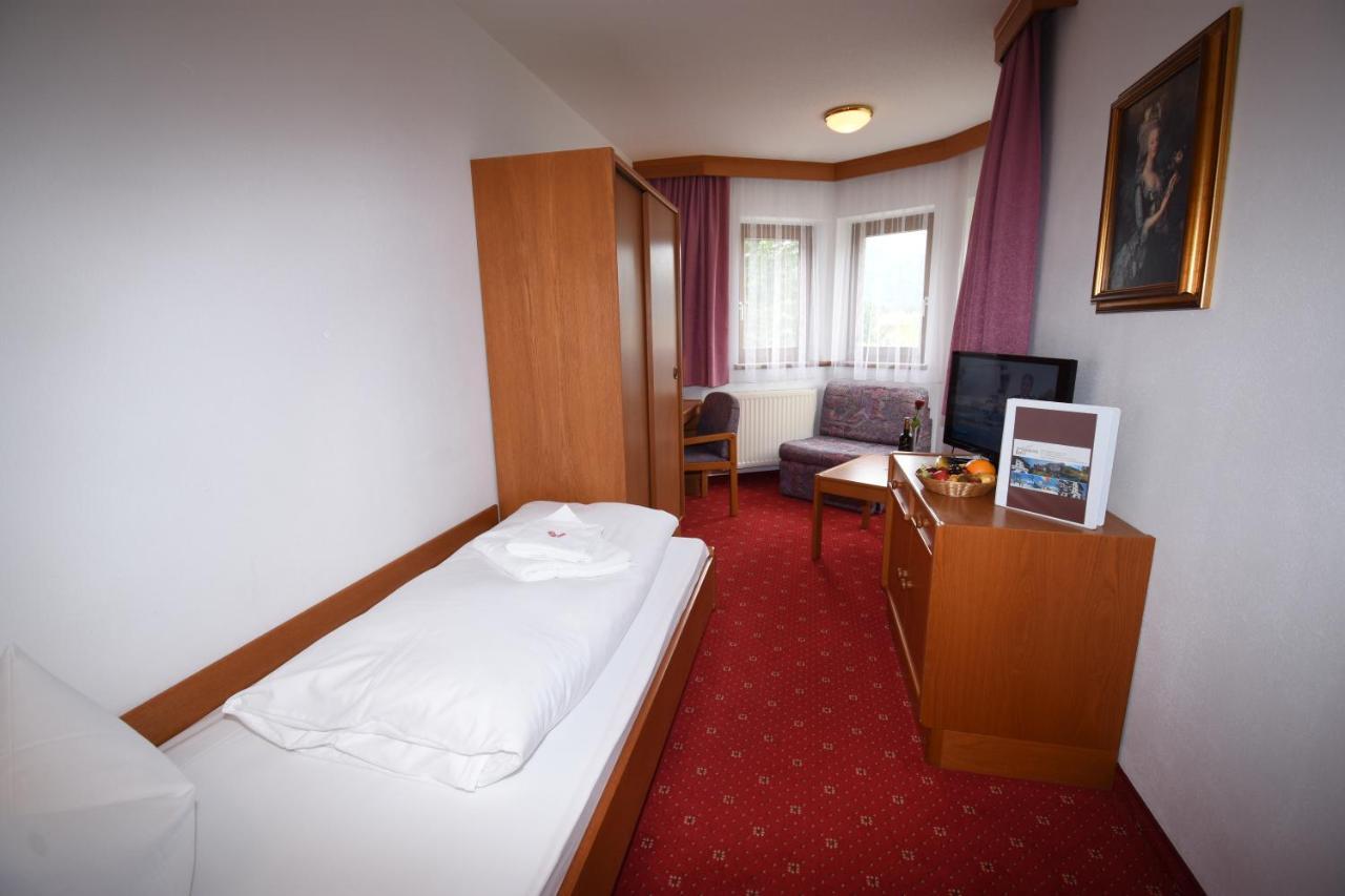 Hotel Goldenes Kreuz Tannheim Exterior foto